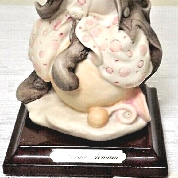 Giuseppe Armani Vintage Clown
Sitting on a Balloon Porcelain Figurine - Picture 2 of 8